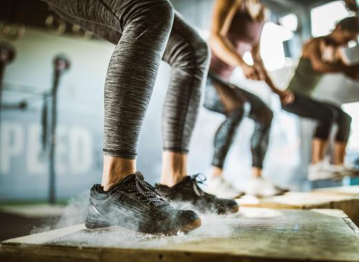 AIS sports and leisure clothing